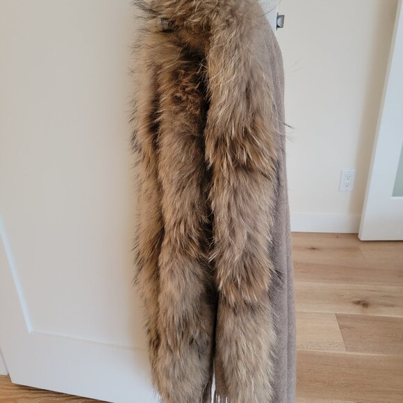 Fur & Cashmere Large Luxury Wrap | 67" x 30" - Picture 5 of 8